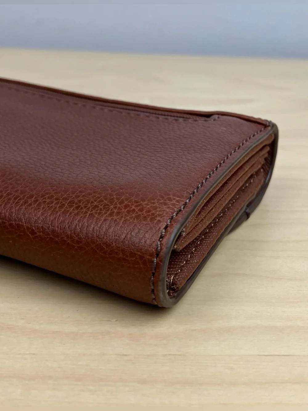 Fossil Cleo Clutch Wallet Card Holder Brown Leather Zipper Pockets Snap Closure